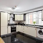 Bookbinders Centre Apartment *