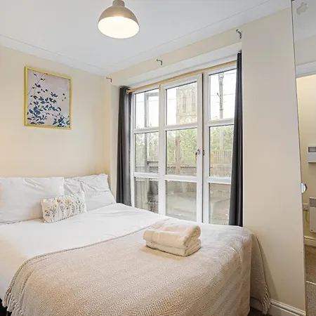 Bookbinders Centre דירה