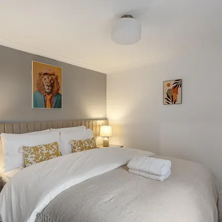 Bookbinders Centre شقة